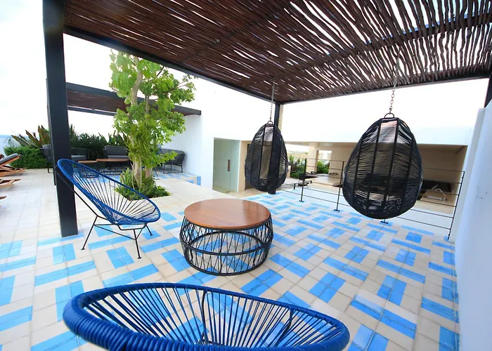 At Location, Enchanting Roof With Infinity Pool